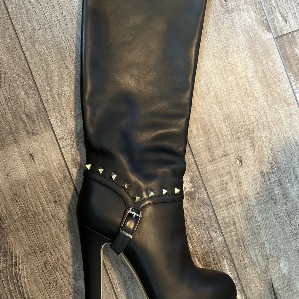 Valentino Garavani Black Heeled Boots